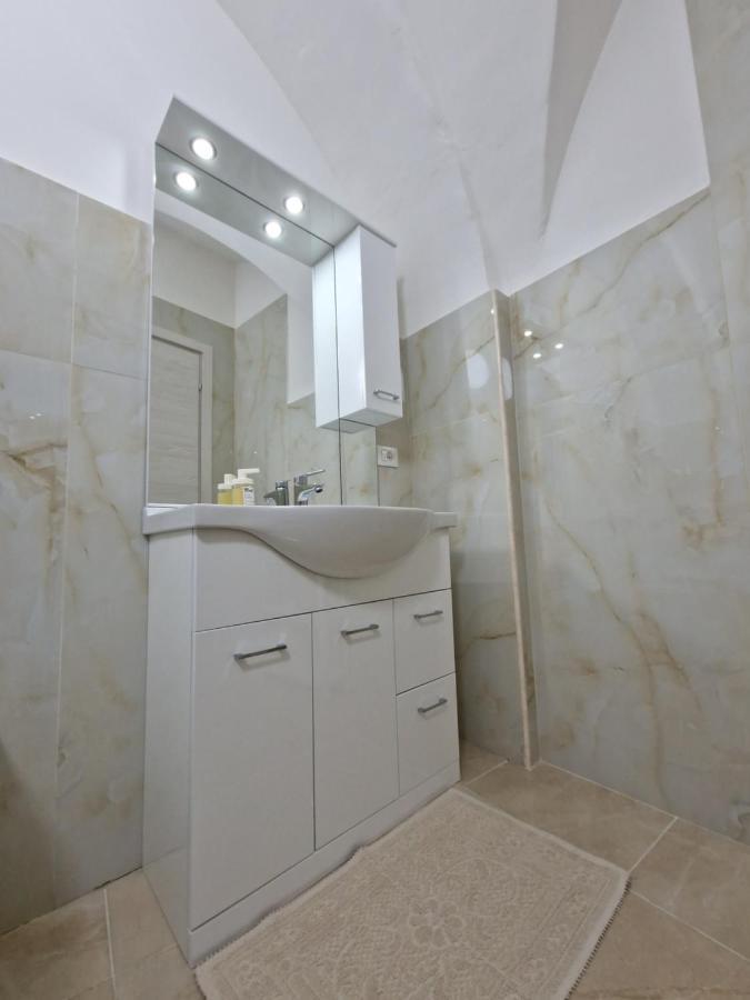 Daniel'S House Apartment Catania Bagian luar foto